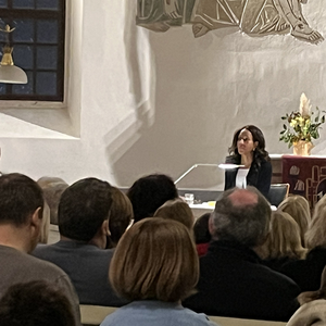 Jeniifer Teege während Ihrer Lesung in Bad Wildbad. 