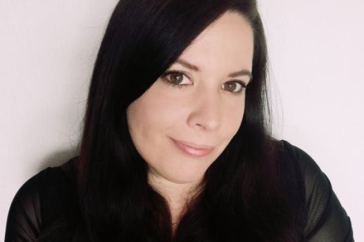 Portraitfoto der Referentin Jennifer Schw&auml;mmle. 