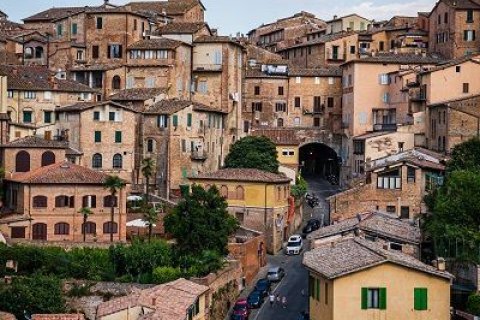Foto: Sicht auf Siena in Italien