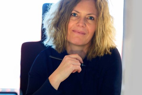 Das Bild zeigt die Dozentin.