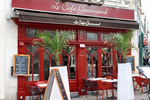 Foto von Stra&szlig;encaf&eacute; in Frankreich