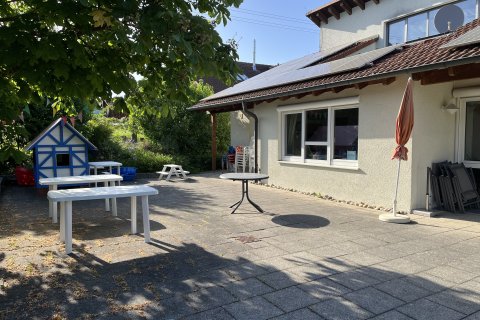 Au&szlig;enansicht des Dorfgemeinschaftshauses Ostelsheim