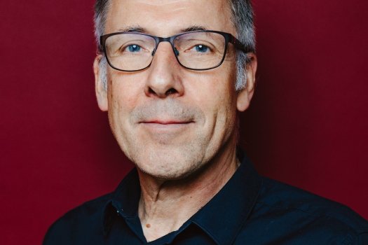 Portr&auml;t des Referenten Prof. Niko Paech. 