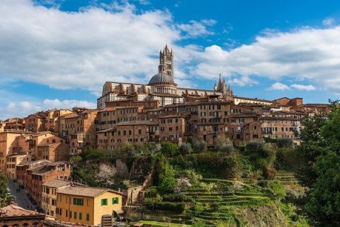 Foto mit Ansicht auf Siena
